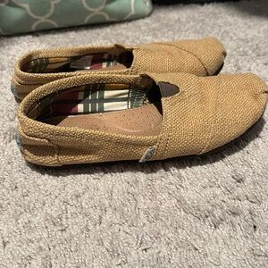 Tom’s women’s shoes